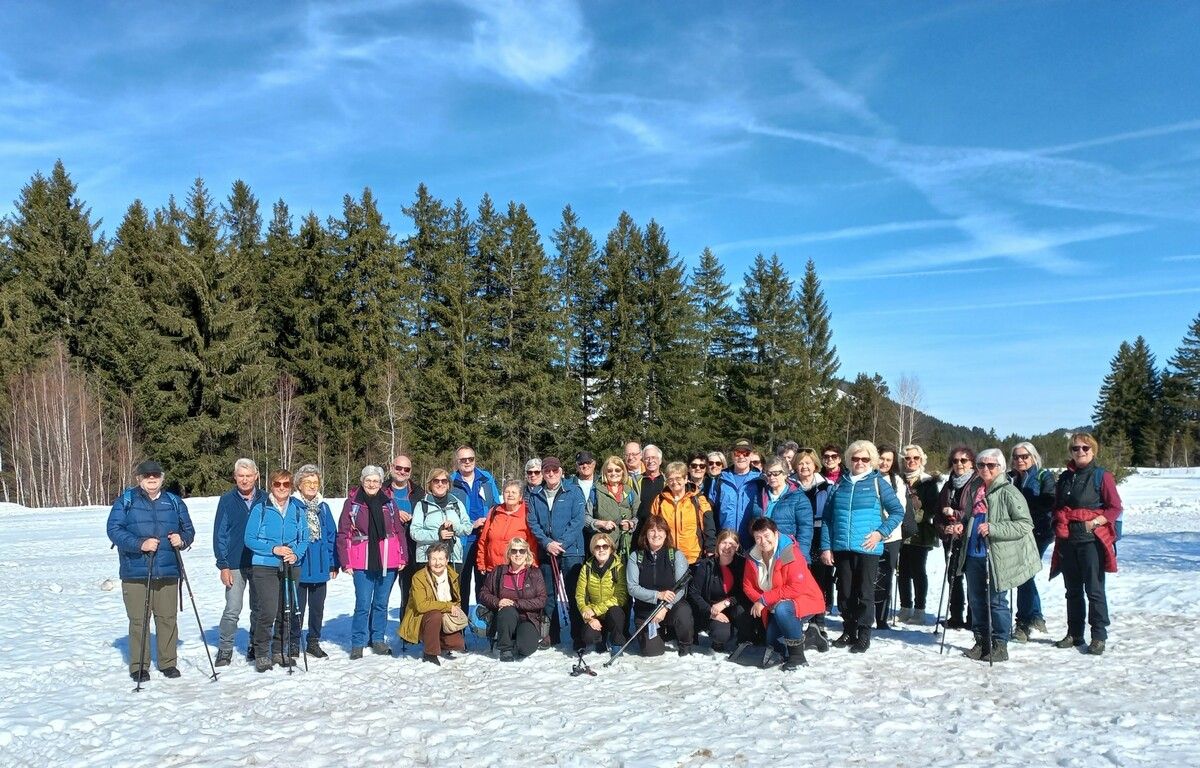 Winterwanderung bei Sonnenschein am Hochhäderich im Bregenzerwald. ⇒Vorarlberg 50Plus Hohenems
