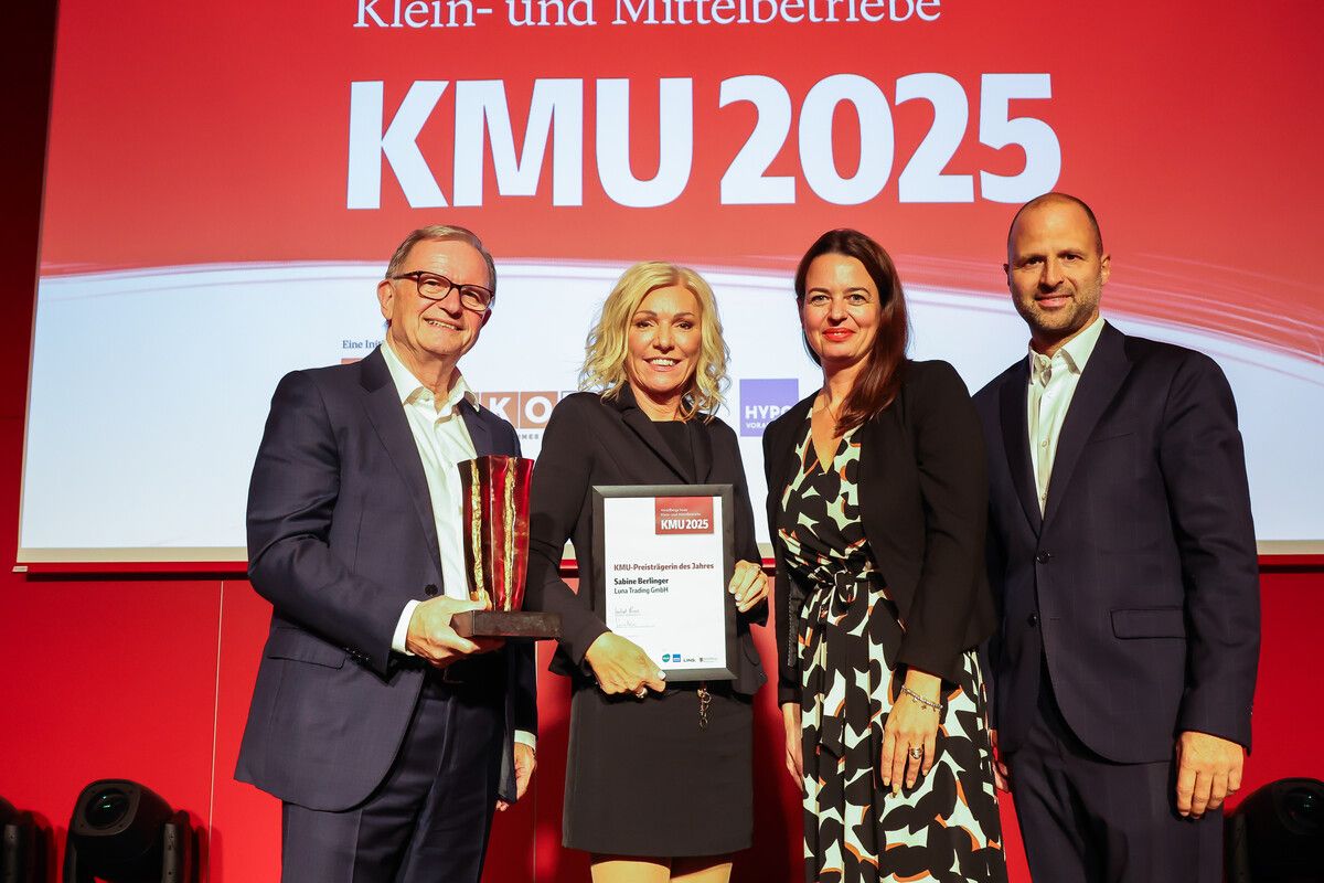 2025 wurde Sabine Berlinger (2. v. l.) als Unternehmerin des Jahres ausgezeichnet. ⇒vn