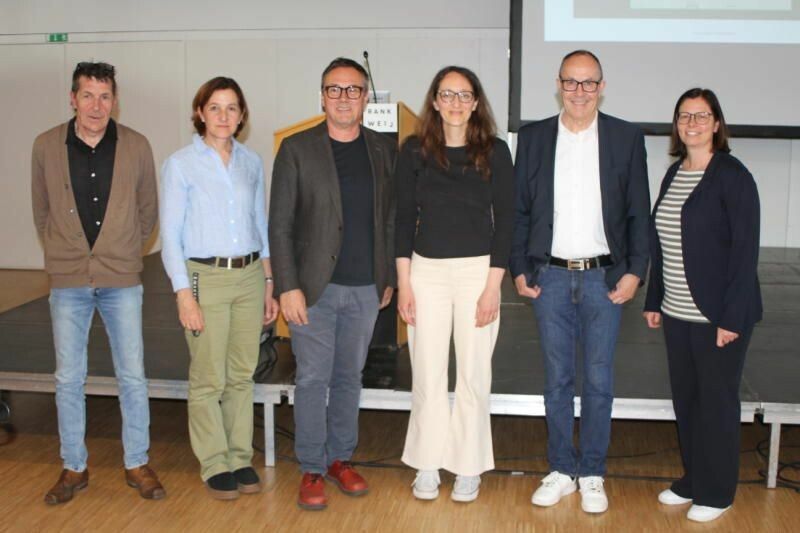 Alexander Pixner, Natalie Wojtech, Michael Müller, Katharina Parziani, Andreas Prenn und Katharina Wöß-Krall. ⇒thomas Knobel (4)
