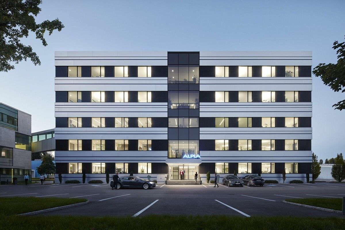 Alpla-Hauptquartier in Hard – hier werden nun neue Arbeitsregeln eingeführt. ⇒FA