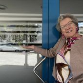 Nur zwei Worte auf der Bühne