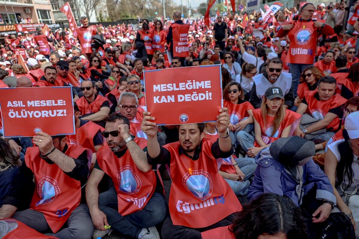Am Donnerstag demonstrierten Tausende Lehrer für besseren Schutz.⇒AFP