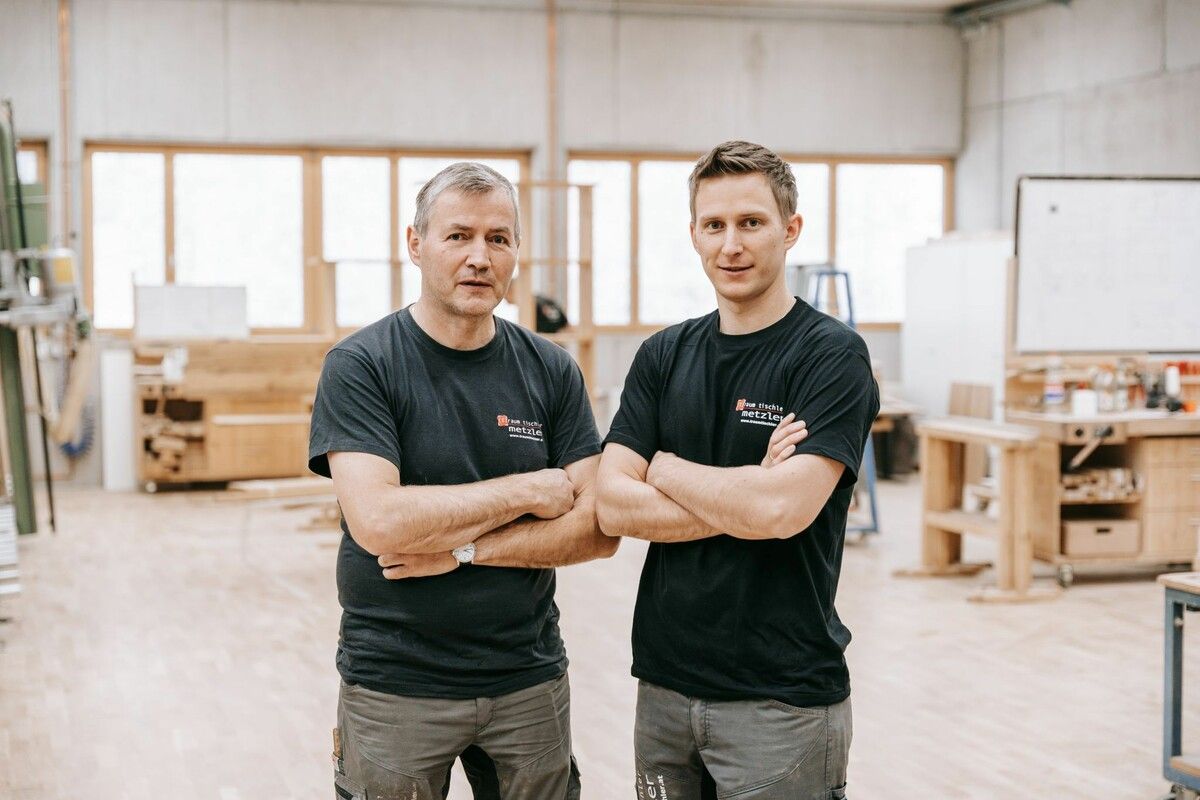 Anfang 2025 übergab Leo Metzler (l.) die Firma an seinen Sohn Christian. ⇒Pia Berchtold/Werkraum Bregenzerwald