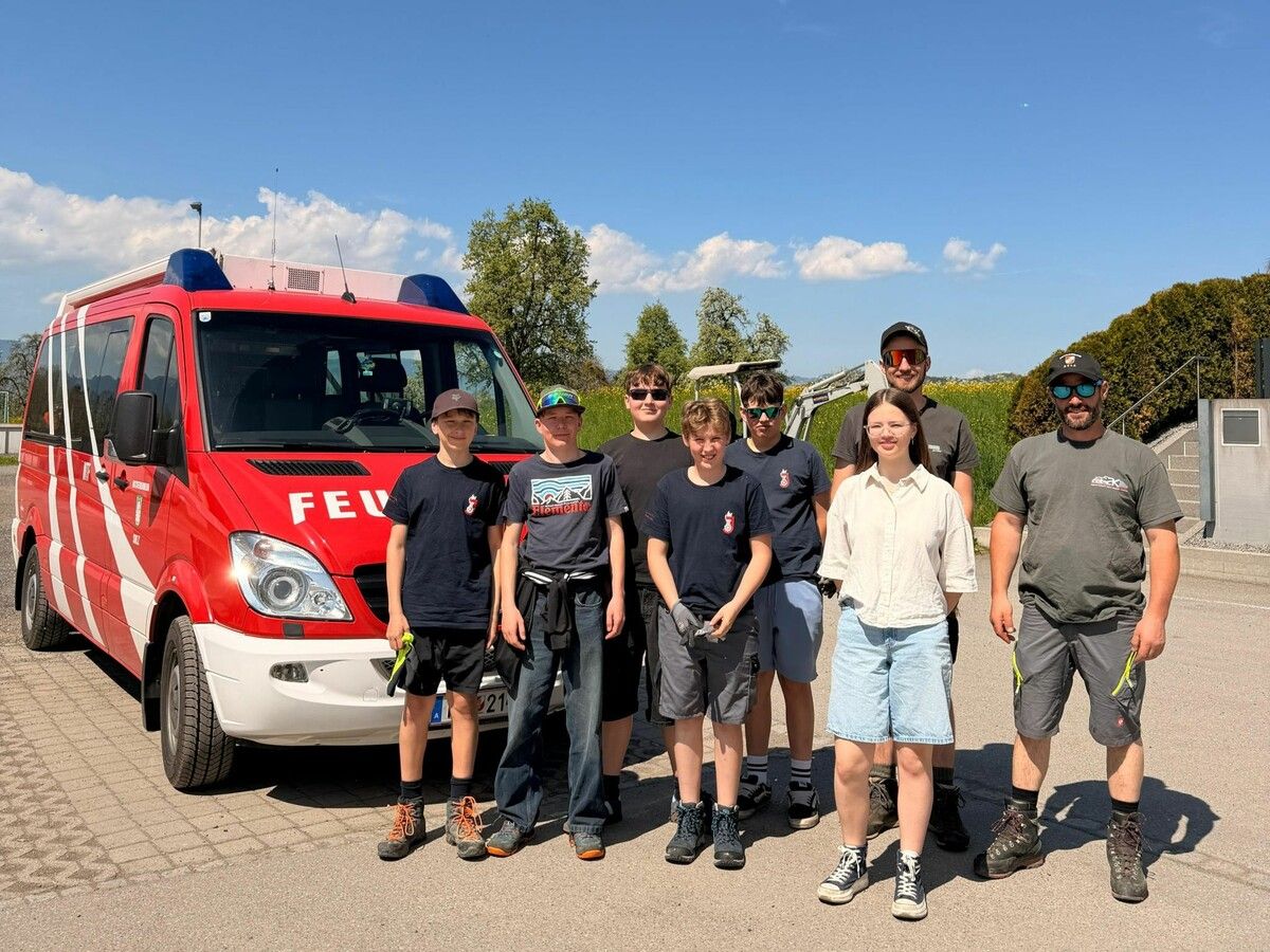 Auch die Feuerwehr Sulz half bei der Flur­reinigung mit.