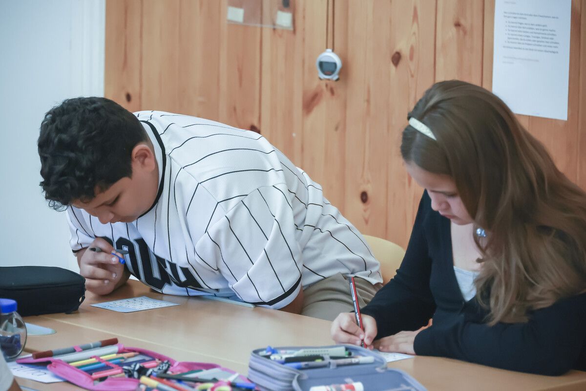 Auch in Vorarlberg können Kinder Armut erleben: Im Schulalltag zeigen sich Ausgrenzung, Scham und fehlende Chancen besonders deutlich. ⇒SYmbol/VN Paulitsch