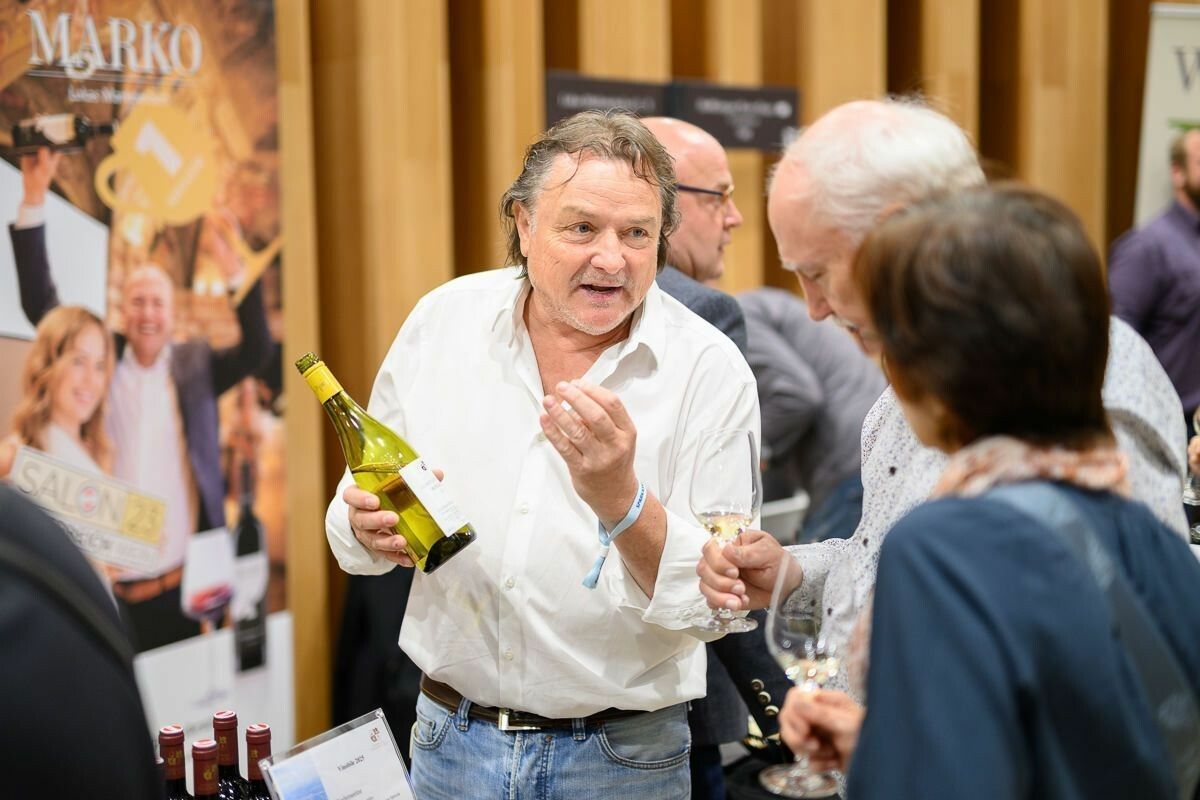 Bei der Vinobile ist ein Austausch mit den Winzern möglich.⇒Mathias Rhomberg