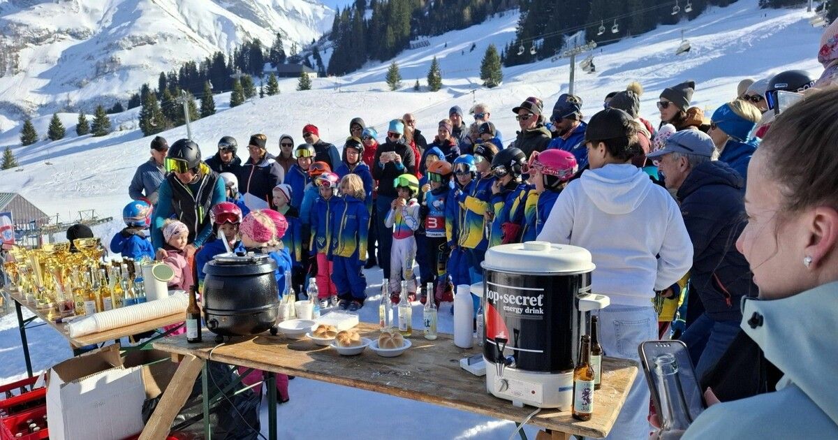 Bei Kaiserwetter gab es echte Rennatmosphäre und tolle Stimmung bei der Siegerehrung.⇒stp (3)