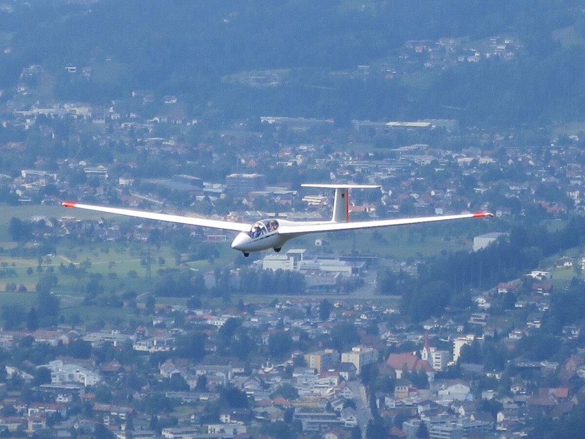 Beim Absturz eines Segelfliegers in Tirol wurde der Pilot tödlich verletzt.⇒symbolbild/VN