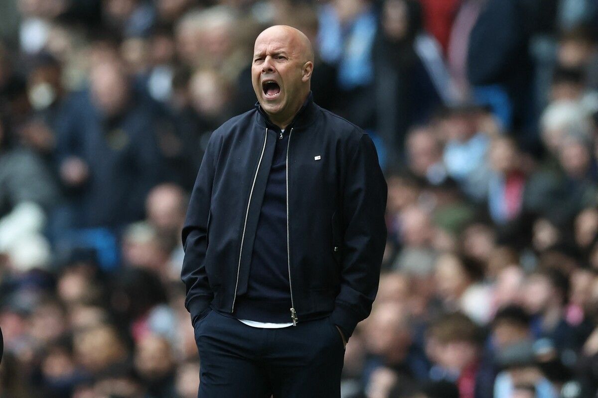 Bis 2027 unter Vertrag, aber arg in der Kritik: Reds-Coach Arne Slot.⇒apa