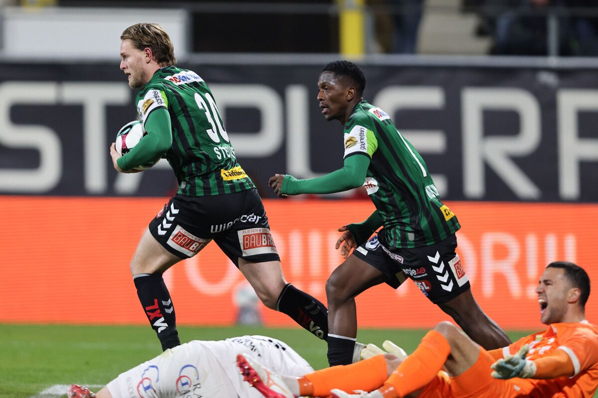 Bitterer Abend für Dejan Stojanovic in Ried, denn nach einer 2:0-Führung wurde die Partie noch aus der Hand gegeben.⇒gepa