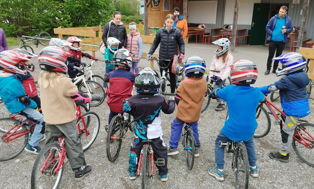 BMX-Kurs im Mai bietet neue Chancen für Einsteiger und Interessierte aufgrund der großen Nachfrage in Bludenz.⇒ÖAMTC BMX-Club Sparkasse Rätikon Bludenz