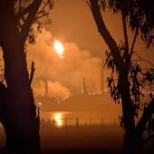 Großbrand in ­Ölraffinerie