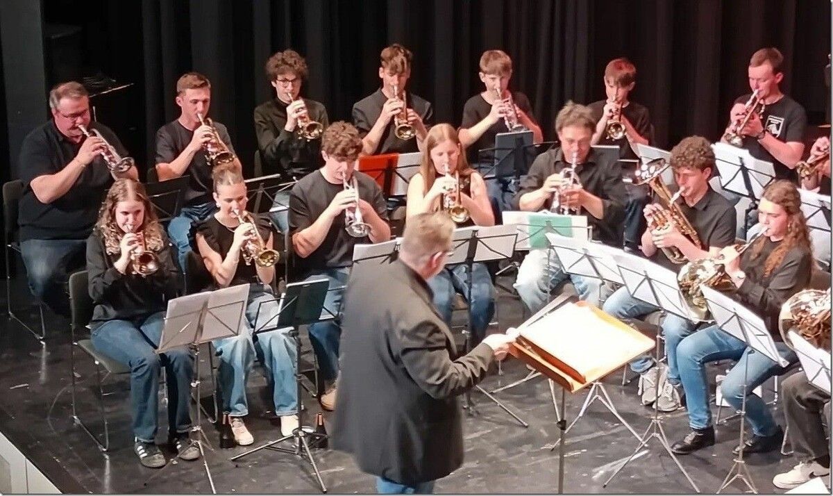 Brassband gibt sich im Vinomnasaal die Ehre.