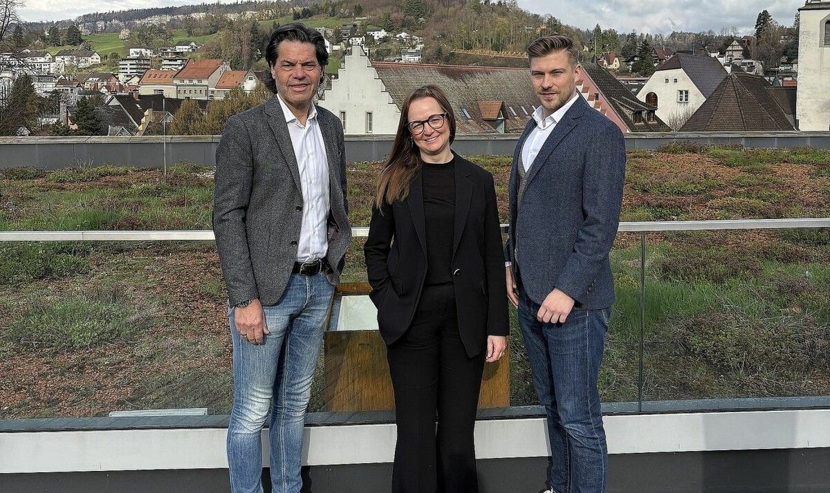Bürgermeister Manfred Rädler, Geschäftsführerin Stefanie Thurner, Stadtrat Wolfgang Flach. ⇒stadt
