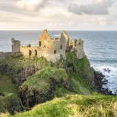 Ruine über dem Atlantik