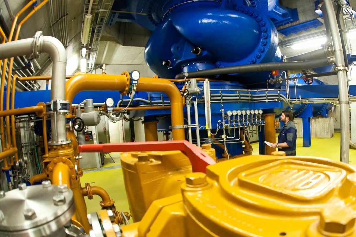 Das Kopswerk II verfügt über eine „Engpassleistung im Turbinenbetrieb“ von 525 MW. Allein dafür wären über 18 Mill. Euro fällig.⇒PS