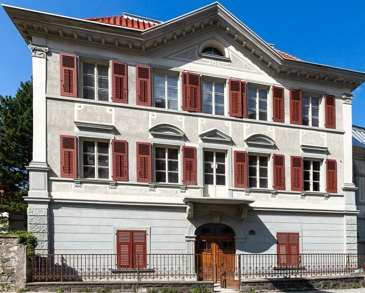 Das Literaturhaus Vorarlberg in Hohenems bietet im April 2026 zwei besondere kulturelle Ereignisse.⇒Frauke Kühne
