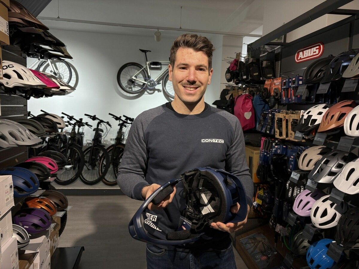 Dennis Wauch gibt Tipps für den Kauf eines passenden Fahrradhelms.⇒VOL.AT