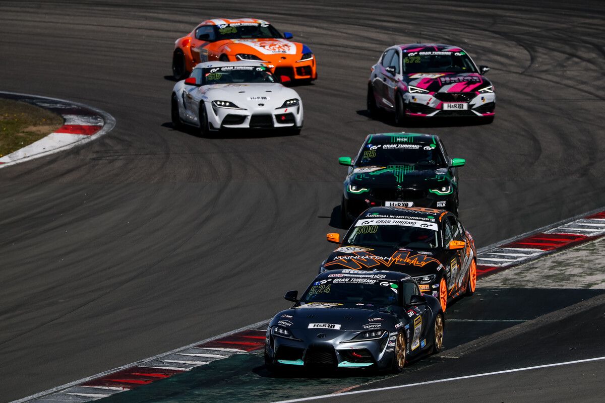 Der Fußacher Kiano Blum und das Team Sorg Motorsport ließen mit ihrem Toyota Supra die Konkurrenz hinter sich. ⇒Jan Brucke/VLN