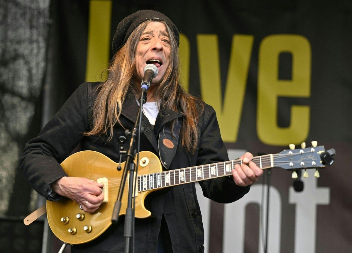 Der legendäre Gitarrist Harri Stojka tritt mit seinem Programm „Acoustic Drive“ in Bludenz auf.⇒ APA/TITZER