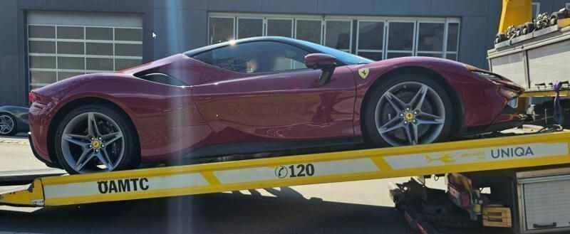 Der Lenker dieses Ferraris raste mit 165 km/h auf der Arlbergschnellstraße ins Netz der Autobahnpolizei.⇒VN