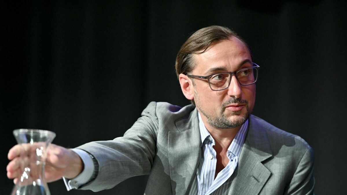 Der Wiener Schriftsteller Xaver Bayer gewann 2020 den österreichischen Buchpreis. ⇒APA/HERBERT NEUBAUER