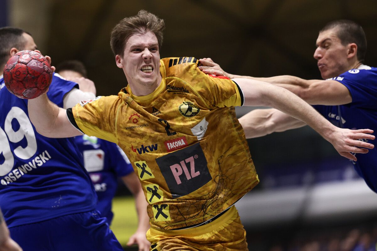 Die Entschlossenheit ist Louis Mönch anzusehen: Am Ende war der 40:36-Erfolg in Hollabrunn für Bregenz Handball aber zu wenig, um den Gang in die Abstiegsrunde anzuwenden.⇒GEPA