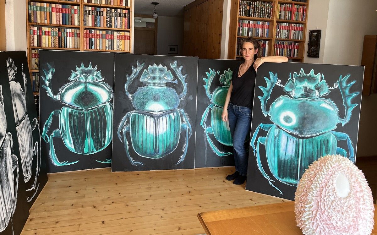 Die Malerin und Bildhauerin Amrei Wittwer ist auch als promovierte Pharmazeutin und Naturwissenschaftlerin tätig.