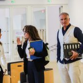 Oppositionsparteien nehmen Regierungsspitze ins Visier