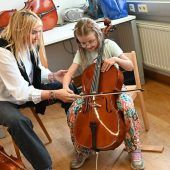 Kinder entdecken Saz, Cello und Orgel
