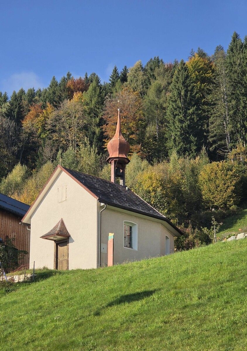 Die schön gelegene Wolfgangkapelle in Bassig.⇒Otto Schwald (2)