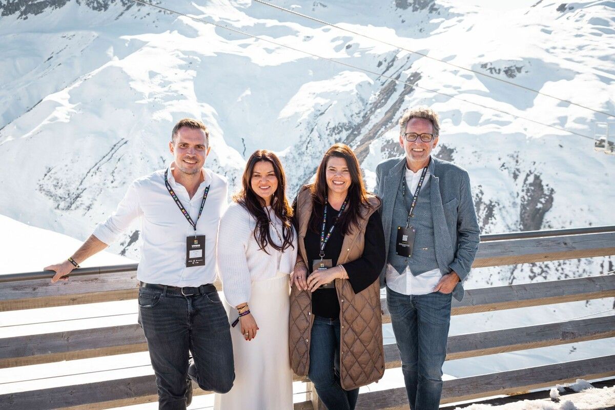 Die Veranstalter Florian Wassel sowie Verena und Patricia Eugster mit BTV-Vorstandsvorsitzendem Gerhard Burtscher.⇒Studio Fasching