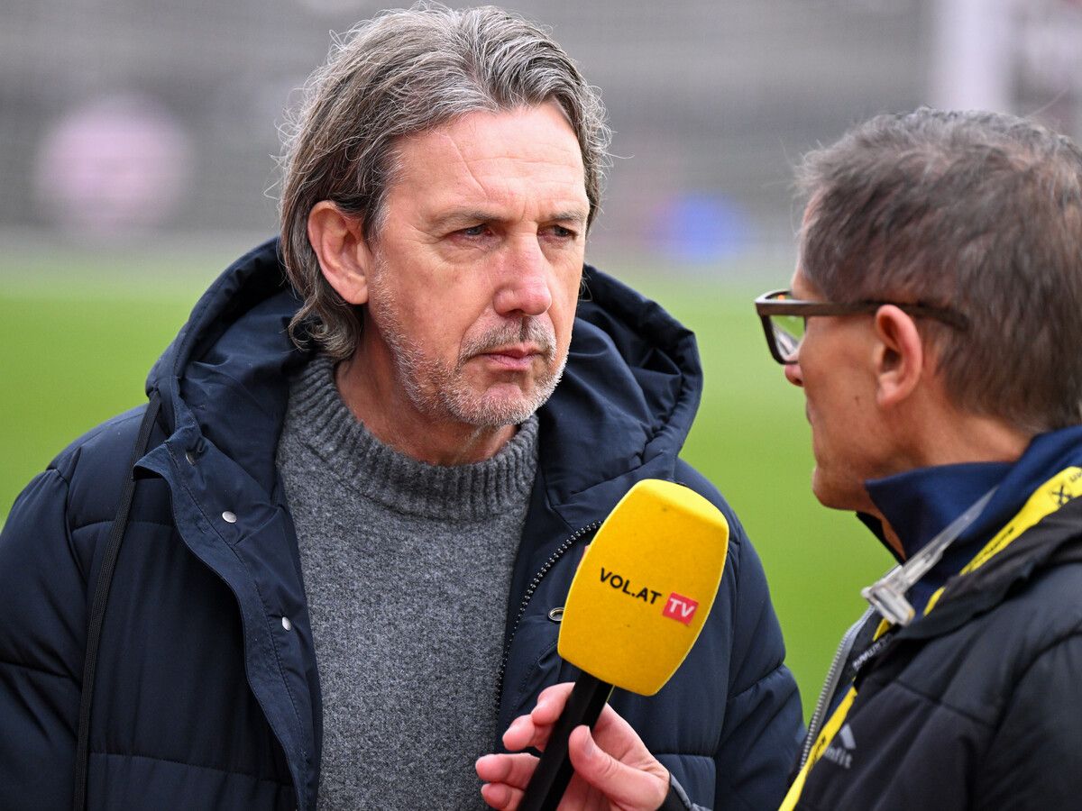 Dieter Alge, Sportdirektor bei Austria Lustenau, weiß um die Schwere der Aufgabe, hat aber vollstes Vertrauen in seine Mannschaft im Kampf um den Titel.⇒steurer