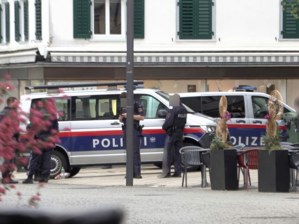 Festnahmen nach Raub in Dornbirner Innenstadt. ⇒VOL.AT