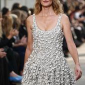 Laura Dern springt ein