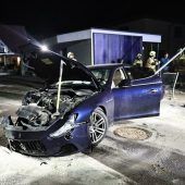 Vier Verletzte bei Unfall mit Maserati in Hard. »A8
