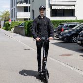 Ab 1. Mai gelten neue Spielregeln für E-Scooter-Fahrer. »A6