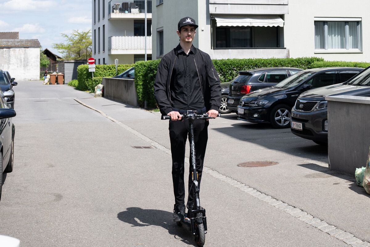 Ab 1. Mai gelten neue Spielregeln für E-Scooter-Fahrer. »A6