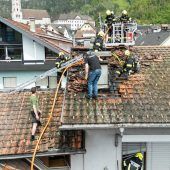 Feuer am Dach
