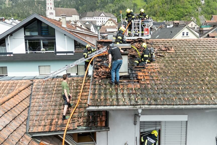 Feuer am Dach