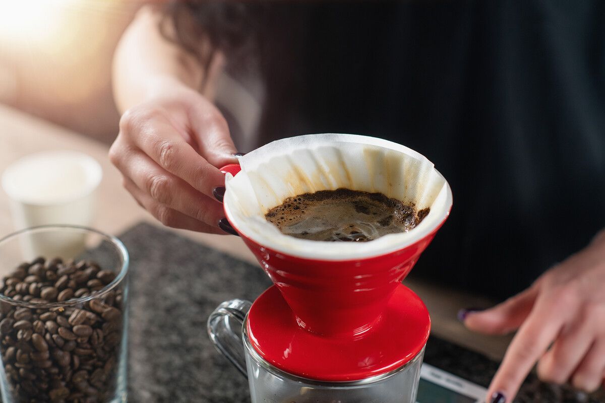Forscherprojekt: Dämmmaterial aus Kaffeesatz.⇒Shutterstock