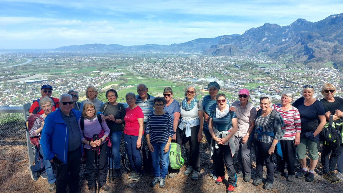 Frühlingswanderung von Vorarlberg 50Plus Langen auf den Kummenberg mit herrlicher Aussicht und geselligem Ausklang. ⇒V50Plus Langen