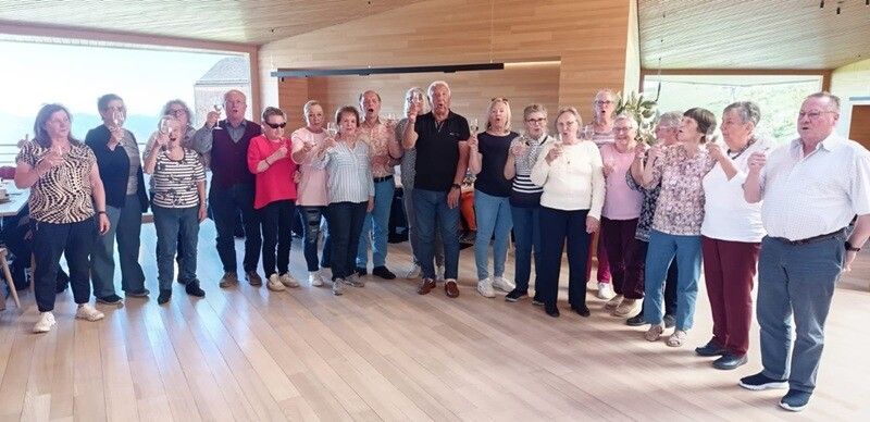 Gesellige Stunden beim Kässpätzleausflug des PVÖ Rheindelta auf dem Furx mit kulinarischem Genuss und Musik. ⇒PV Rheindelta