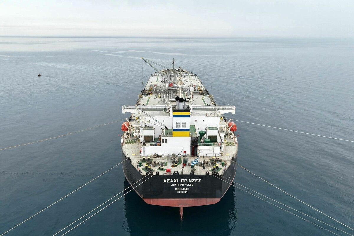 Handelsschiffe dürfen wieder die Straße von Hormus passieren – jedoch unter strengen Auflagen des Iran. ⇒afp