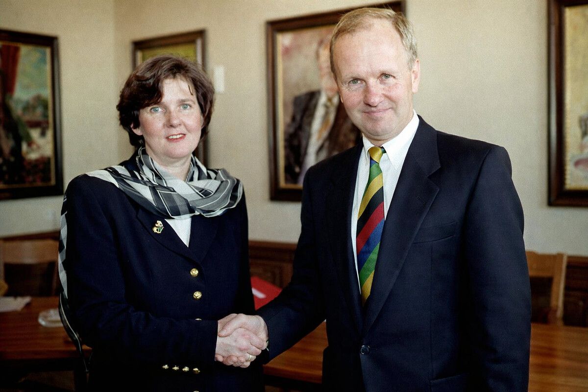 Heinrich Wiesmüller mit seiner Nachfolgerin als Präsidentin, Helga Rabl-Stadler.⇒APA