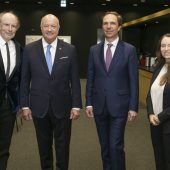 Prominente Gästerunde gratulierte  neuem VN-Wirtschaftspreisträger