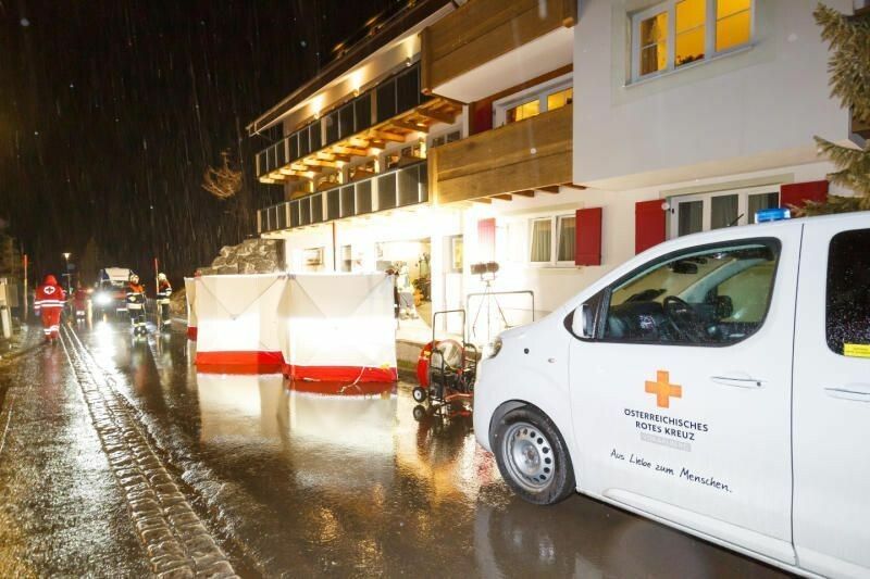 Im Februar 2023 erlitten zwei Männer im Keller eines Hotels in Lech eine tödliche Kohlenmonoxidvergiftung. ⇒Hofmeister