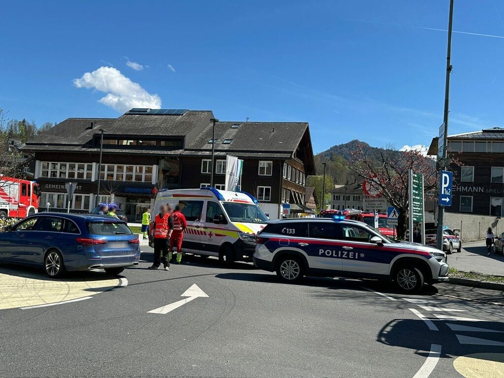 Im Zentrum von Egg kam es am Freitag zu einem Verkehrsunfall. ⇒VOL.AT/Mayer