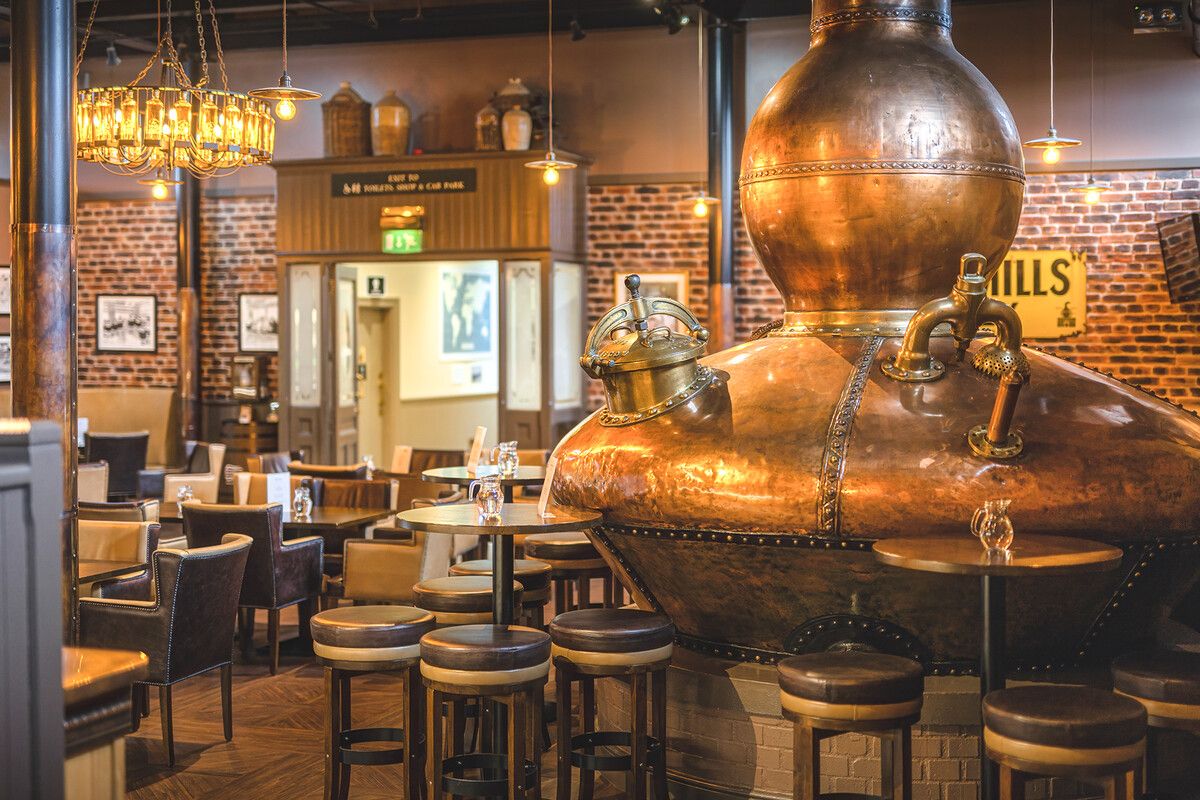 In Bushmills wird seit Jahrhunderten Whiskey gebrannt.⇒Shutterstock