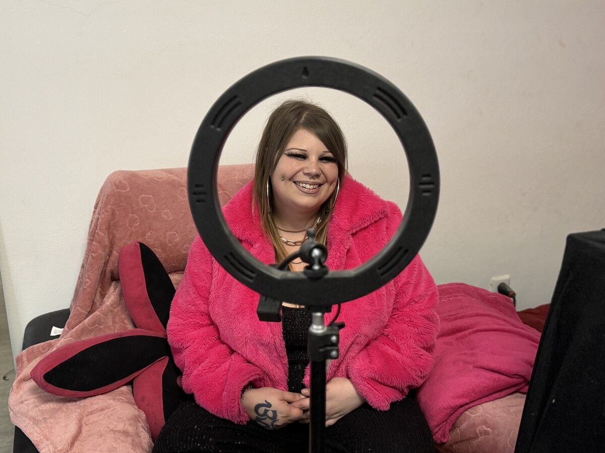 In den sozialen Medien gibt sie Einblicke in ihr Leben.